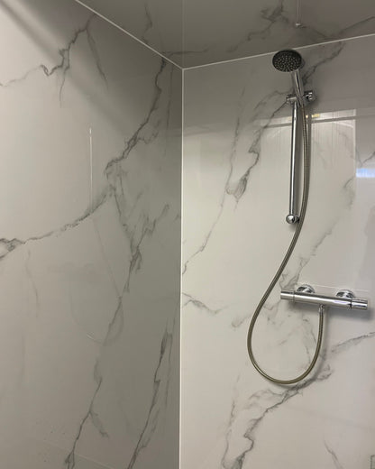 39€ PVC wandpaneel | 122x280x0,3 cm | Calacatta White Hoogglans
