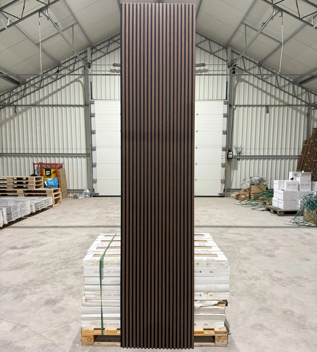 Akoestische wandpaneel | 60×270 cm | walnut jk | 17 mm latten