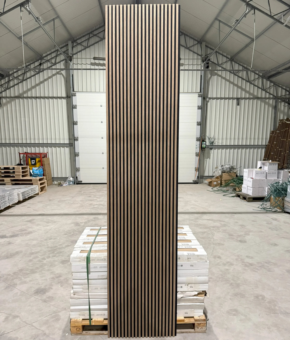 Akoestische wandpaneel | 60×270 cm | walnut | 17 mm latten