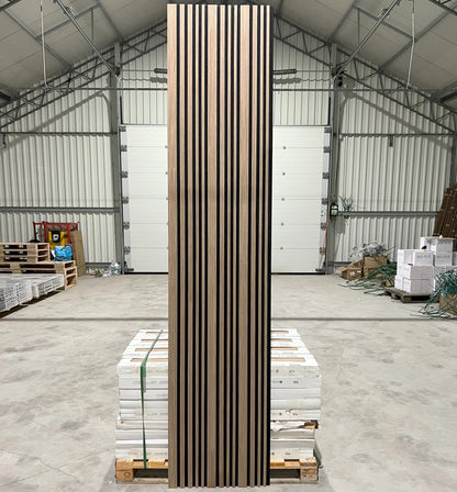 Akoestische wandpaneel | 60×270 cm | walnut | gevarieerde latten