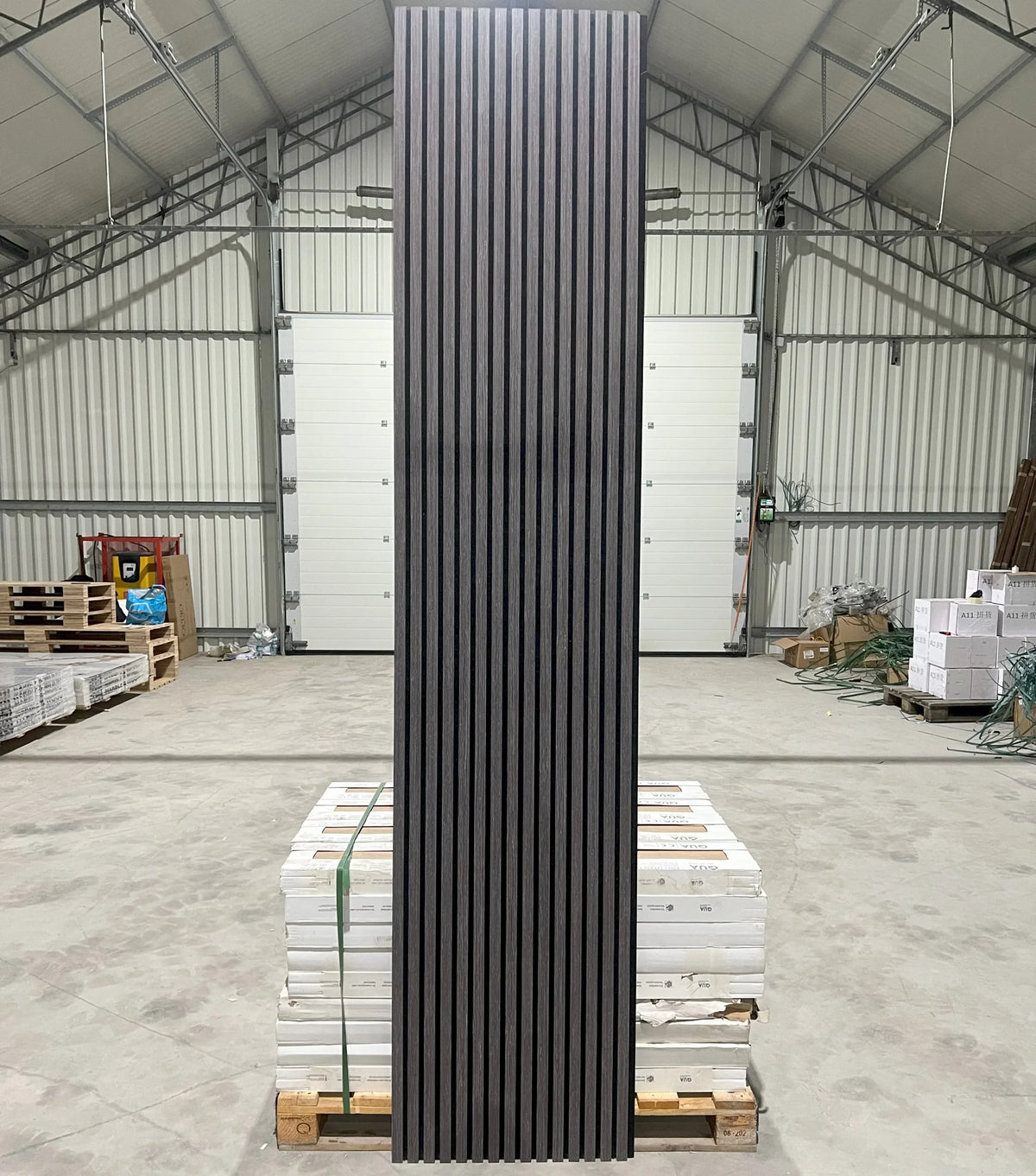 Akoestische wandpaneel | 60×270 cm | w.oak | 27 mm latten