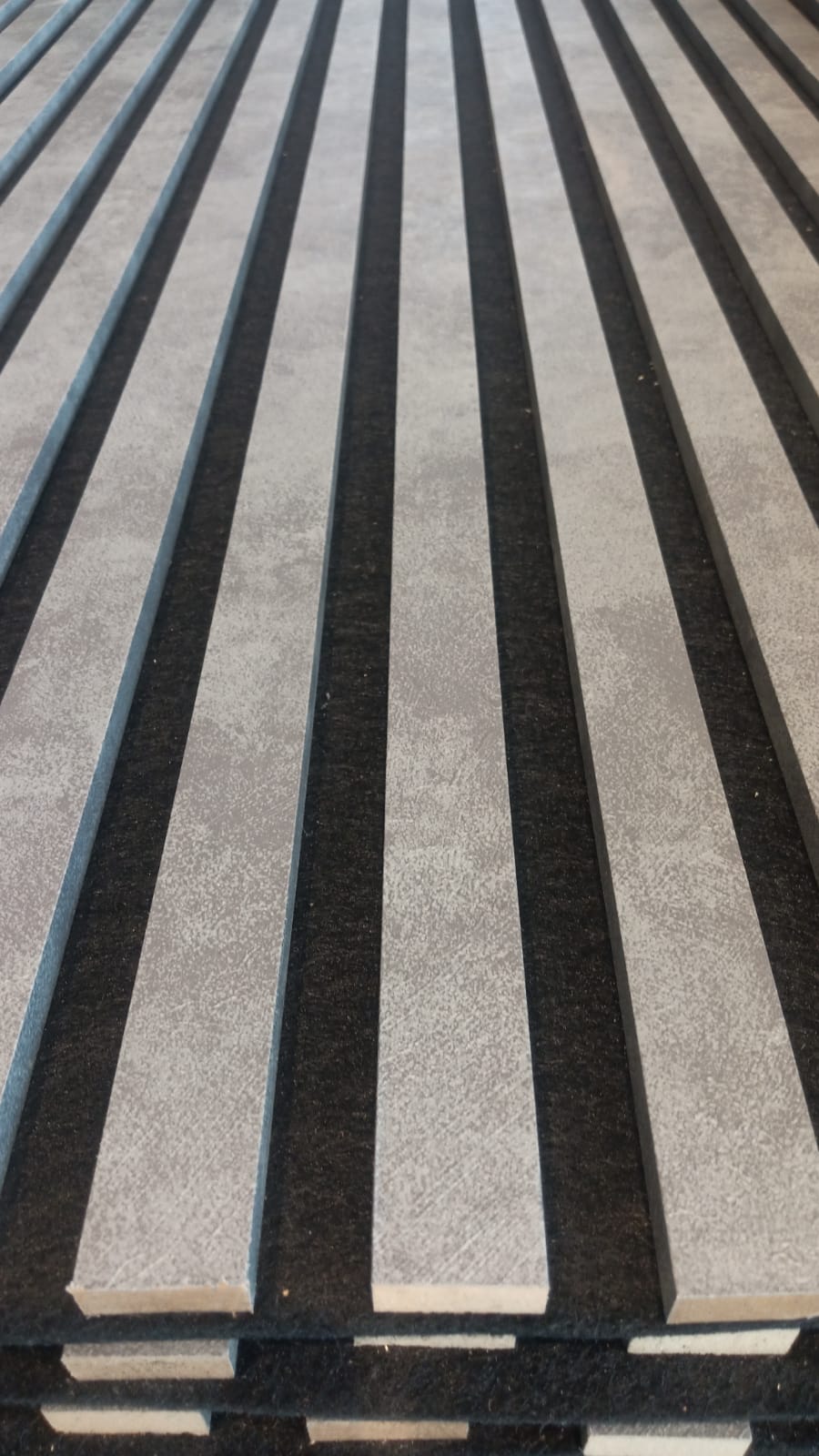 €33 Acoustic Wall Panel (Slatted Walls) | 60x280x18cm | Dark Grey Concrete Look | 25mm Slats