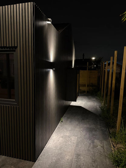 €28 Per Stuk - BLACK - Zwarte strepen - Gevelbekleding – Composiet | 290 x 22 cm | Gevel | Tuin