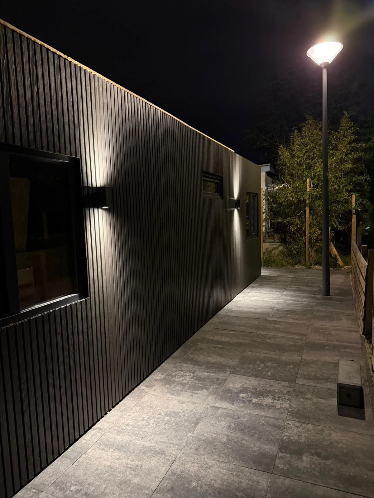 €28 Per Stuk - BLACK - Zwarte strepen - Gevelbekleding – Composiet | 290 x 22 cm | Gevel | Tuin