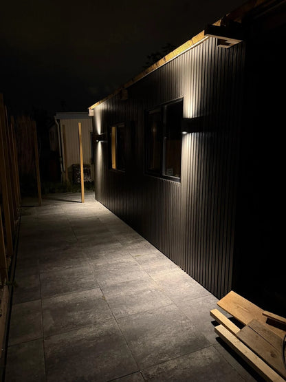 €28 Per Stuk - BLACK - Zwarte strepen - Gevelbekleding – Composiet | 290 x 22 cm | Gevel | Tuin