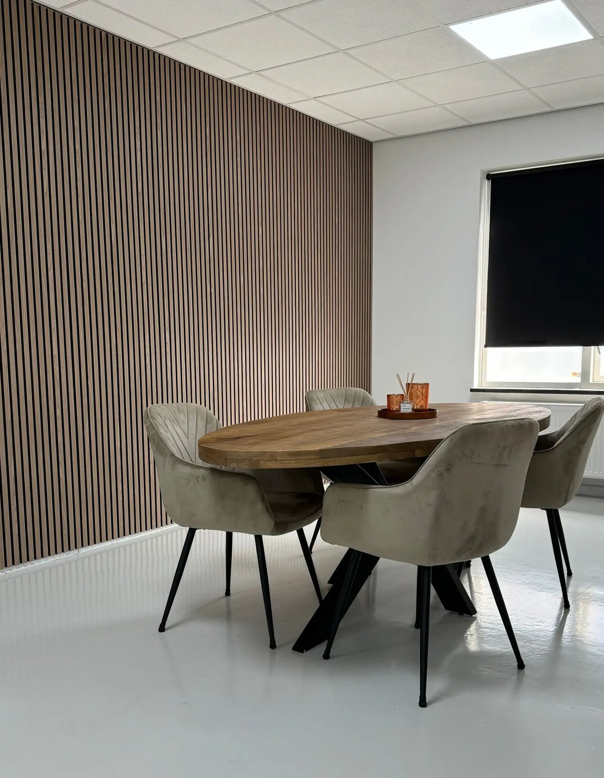 Akoestische Wandpanelen WALNOOT Eiken Lattenwand Met Vilt 260x60