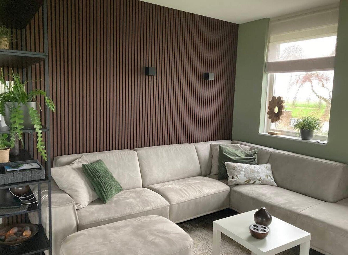 33€ Akoestische WandPanelen Walnoot Lattenwand Met zwarte Vilt 270x60 cm
