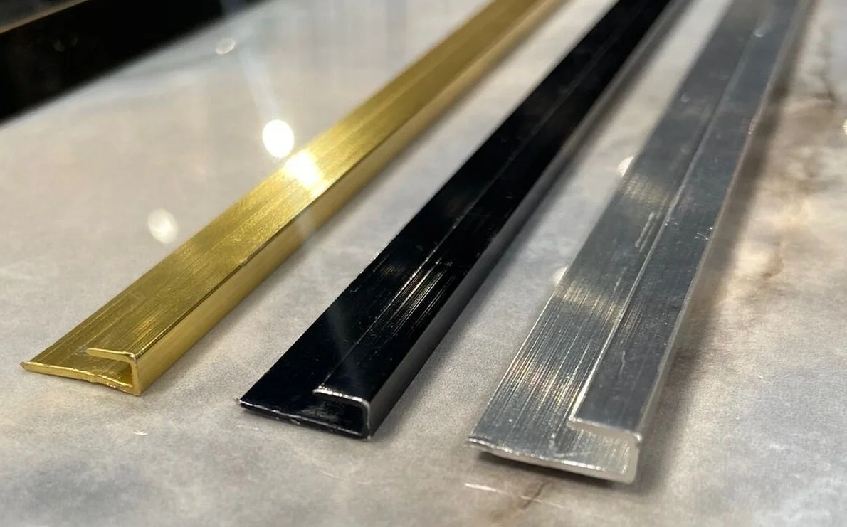 Eindprofiel PVC Wandpaneel | Zilver (280 cm)