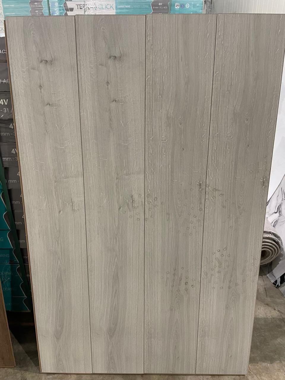 €9.90 per m² | 4-sided V-groove | Scratch-free | 8mm top quality laminate | Scratch-resistant | 120x19 cm Laminate Vanessa