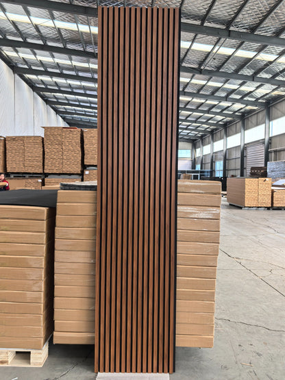 33€ Akoestische WandPanelen Walnoot Lattenwand Met zwarte Vilt 270x60 cm